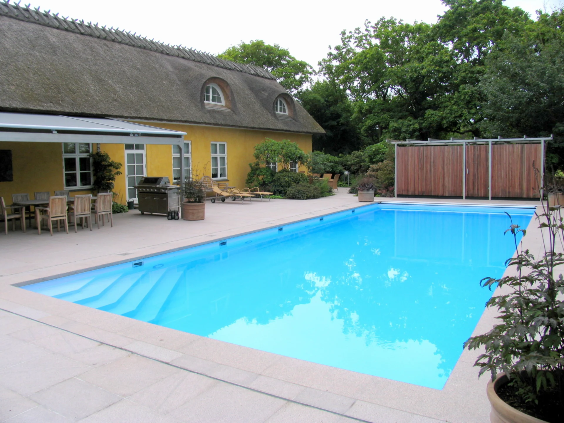 Privat svømmebassin 10
